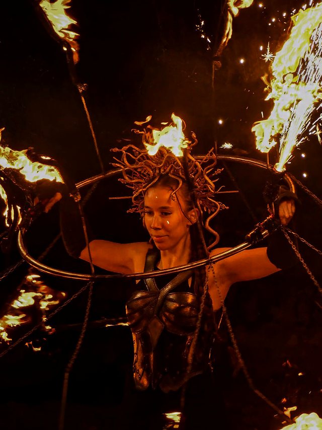 Estelle, artiste Pyronix Production